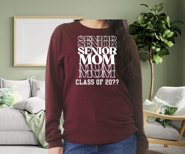 Senior Mom Sweatshirt – Personalized Graduation Design - Image 5
