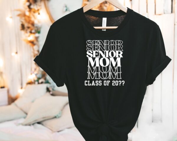 Proud Senior Mom T-Shirt – Custom Graduation Year with 3 Seniors & 3 Moms Design