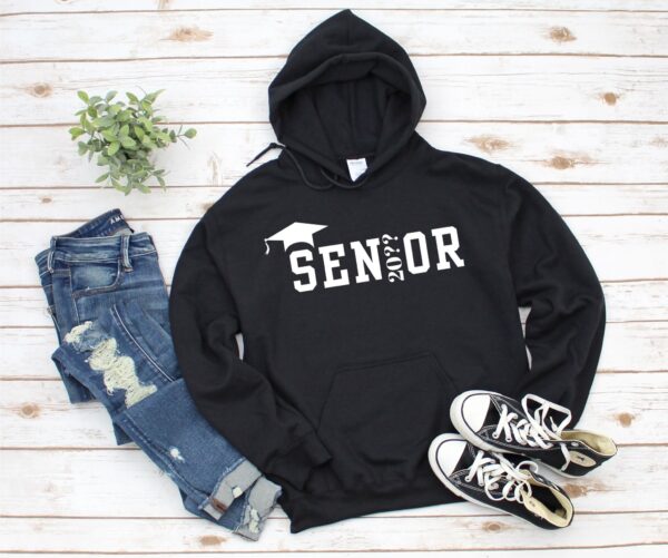 “Graduation hoodie with year replacing I in Senior”